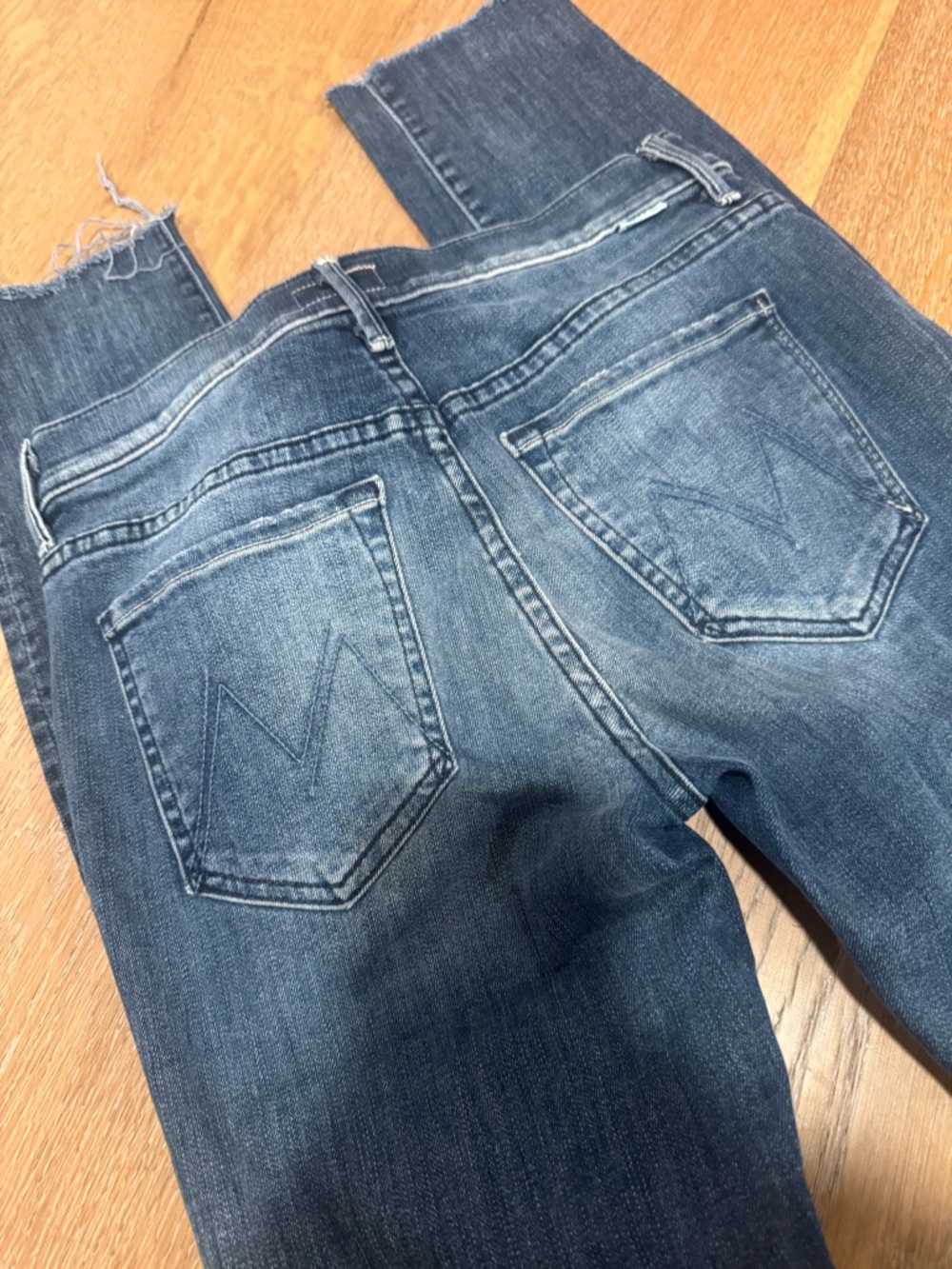 MOTHER Cropped Frayed-Hem Blue Denim Jeans